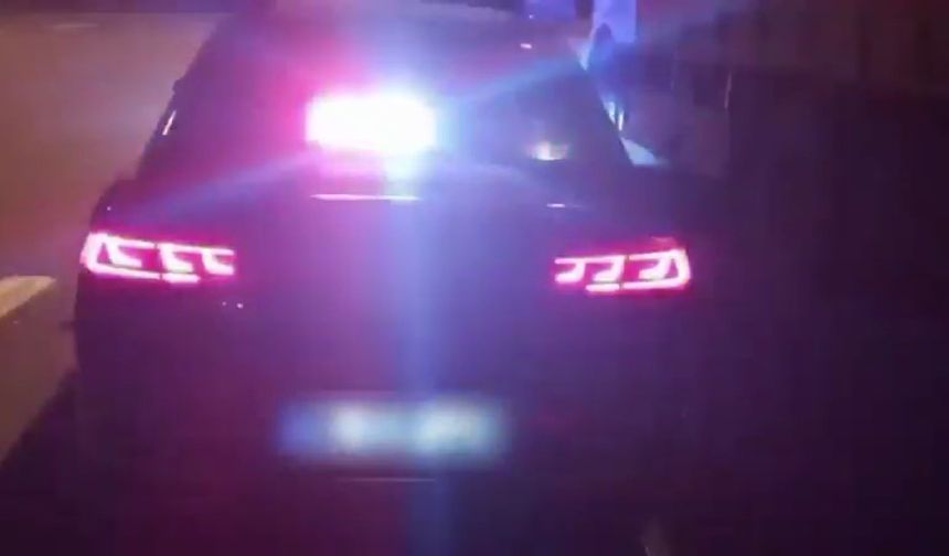 Çakarlı otomobil jandarmadan kaçamadı