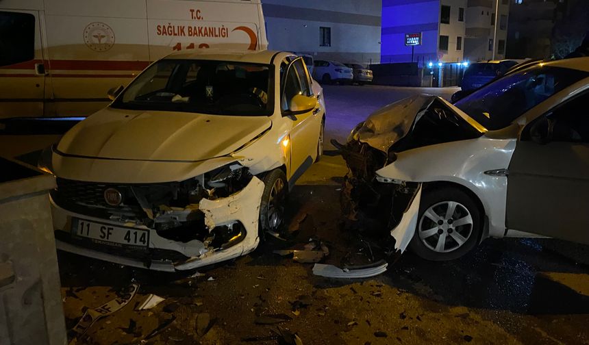 Bursa'da hız ihlali feci kazaya yol açtı: 2'si ağır 4 yaralı