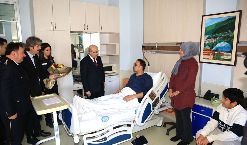 Emniyet Genel Müdürü Demirtaş, Yalova’daki çatışmada yaralanan polisi ziyaret etti