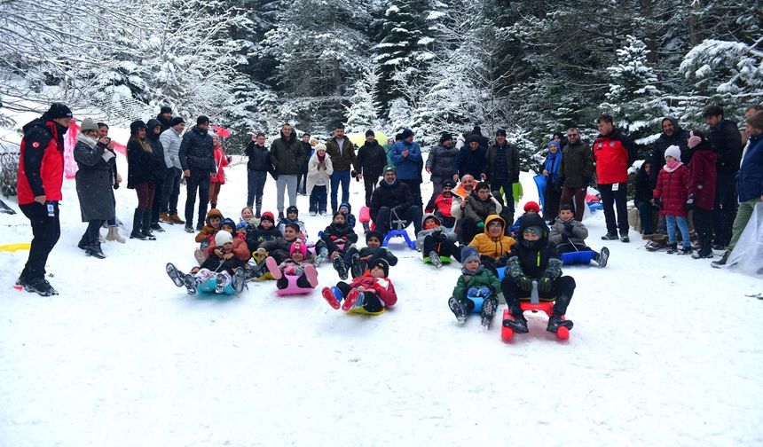 Çocuklara karne hediyesi kar festivali