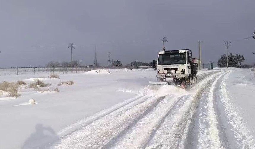 Osmangazi’nin yüksek kesimlerinde kar nöbeti