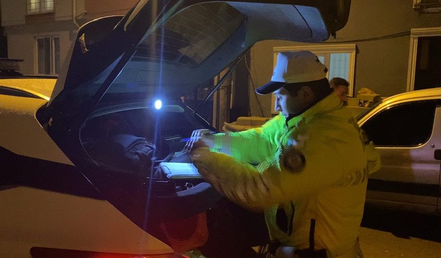 Alkollü sürücü 'dur' ikazına uymadı, çıkmaz sokakta yakalandı