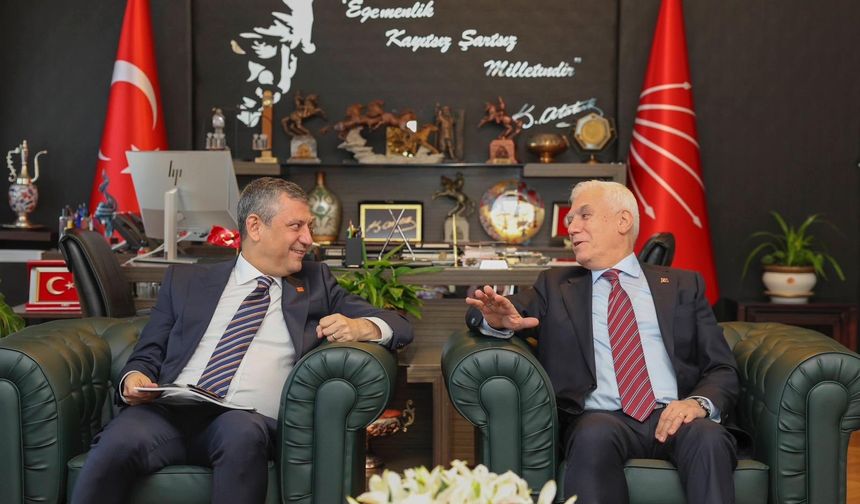 Mustafa Bozbey'den, Özgür Özel'e ziyaret