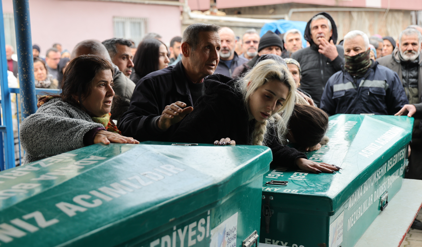 Babalarının öldürdüğü kardeşler yan yana toprağa verildi