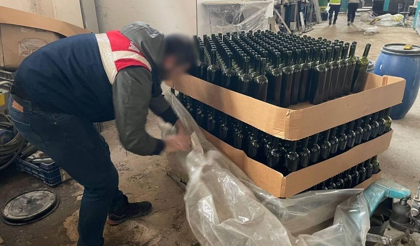 Bursa'da 800 litre kaçak şarap ele geçirildi