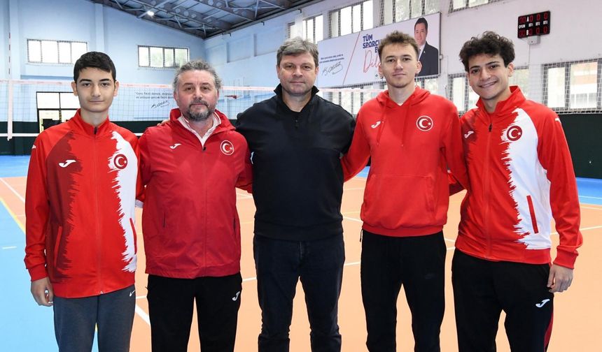 Ertuğrul Sağlam’dan Genç Sporculara Moral ve İlham Ziyareti