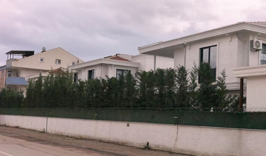 Bursa’da iş kazası: Cam silerken yüksekten düştü