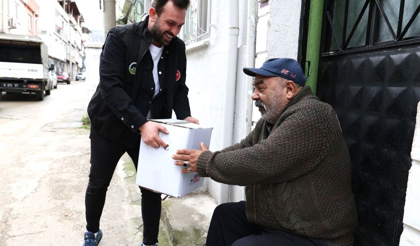 Osmangazi’de Ramazan kolisi dağıtımı devam ediyor