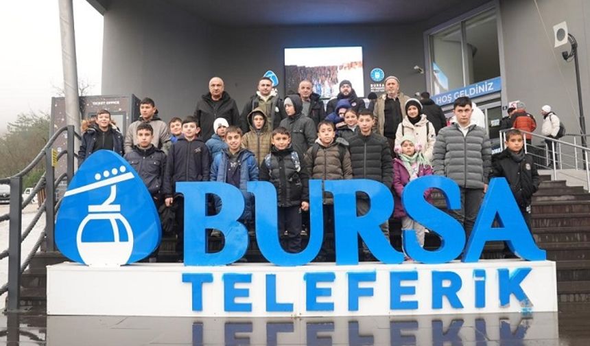 Osmangazi Belediyesi’nden anlamlı proje: Uludağ’ı hiç görmeyen çocuklar kayakla tanıştı