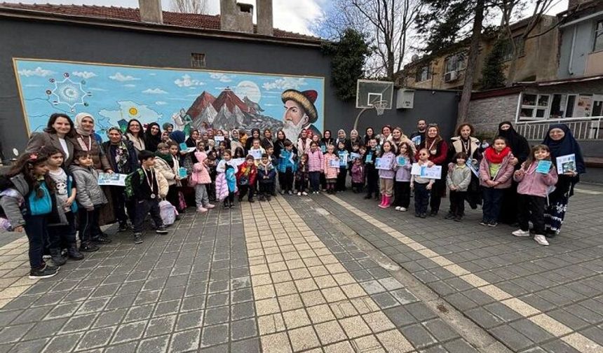 Reşitpaşa İlkokulu’ndan örnek etkinlik: veliler kitap okuma yarışmasında yarıştı