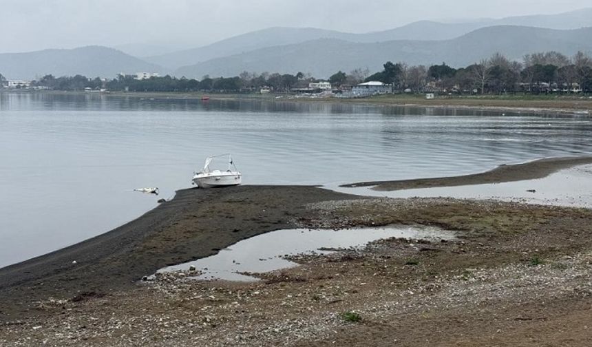 İznik Gölü’nde çekilme büyüyor: “iki yıl sonra çiftçi su bulamayabilir”