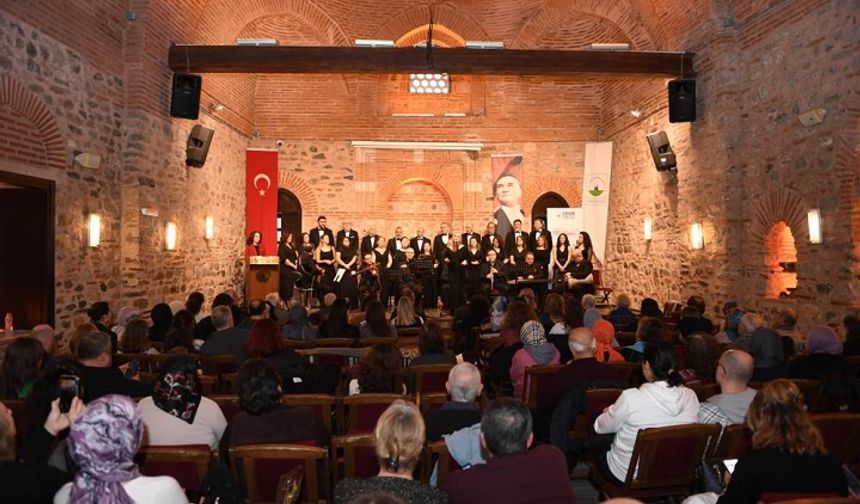 Osmangazi Belediyesi’nden Sevgililer Günü’ne özel konser: sevgi notaları büyüledi