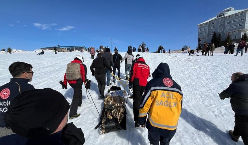 Uludağ’da tehlikeli anlar: kontrolden çıkan kızak dereye savurdu