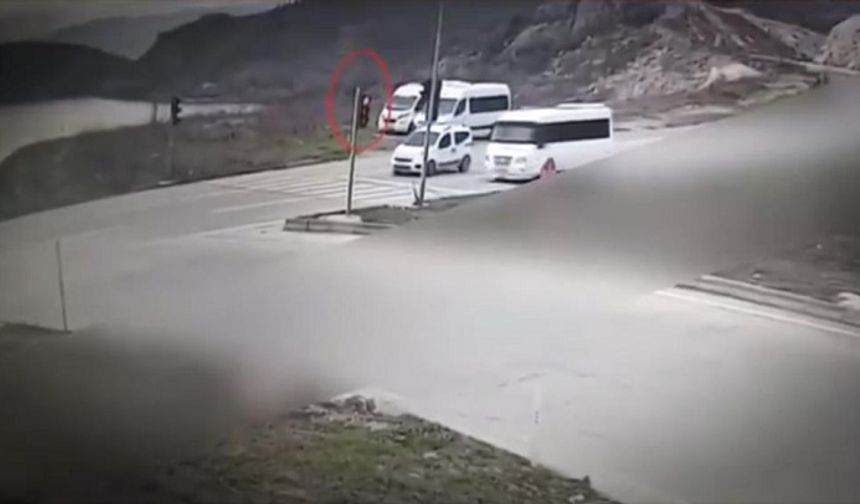 İnegöl’de trafik denetimi: Kırmızı ışık ihlali kameraya takıldı