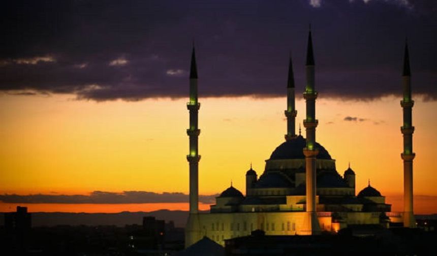 Türkiye’de en uzun minare hangi camide?