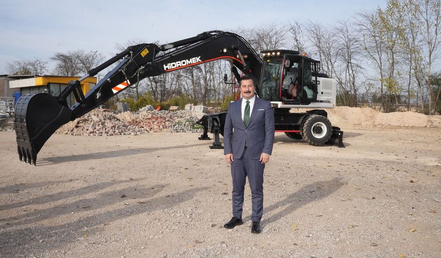 Yenişehir’de Okul Karşısındaki Metruk Bina Yıkıldı