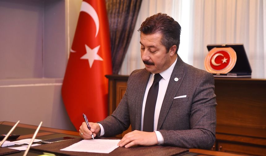 Başkan Ercan Özel: İstiklal ruhu geleceğimizin teminatıdır
