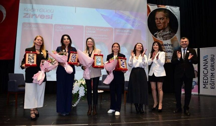 Bursa’da kadın gücü zirvesi: “Kadın İster, Dünya Değişir” temasıyla ilham verdi