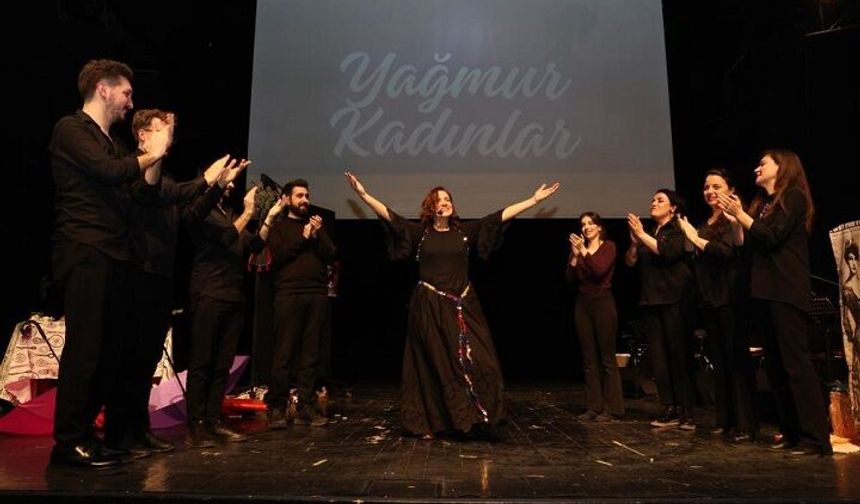Nilüfer’de 8 Mart’a özel “Yağmur Kadınlar” müzikali sahnelendi