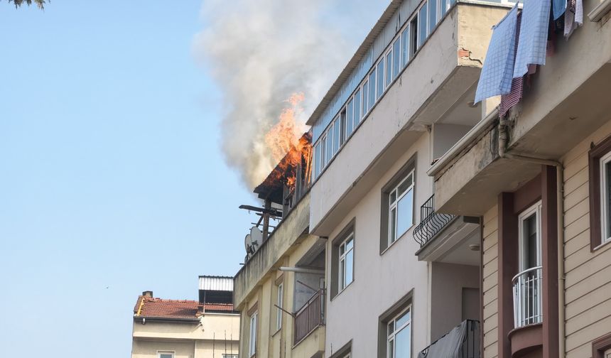 Bursa'da apartman terasında yangın paniği