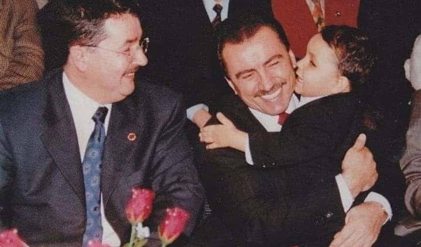 Ekrem Alfatlı’dan Mesaj: “Şehit Liderimizi Unutmadık”