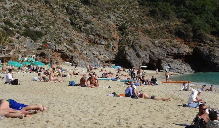 Antalya'da mart ayında denize girilir mi ?