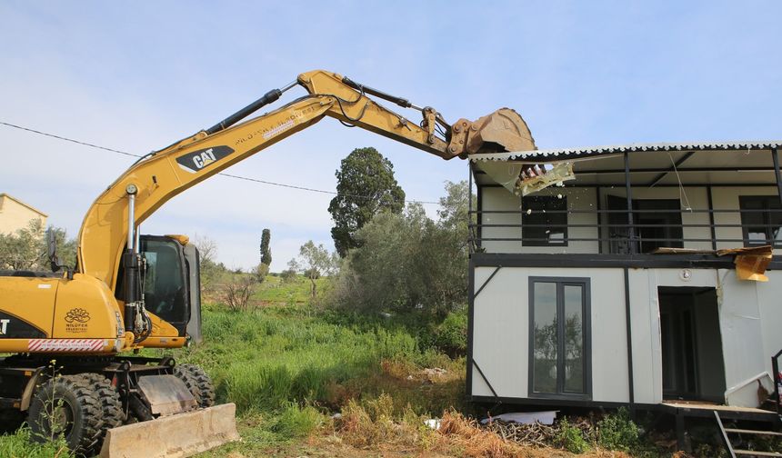 Gölyazı’da kaçak yapılara geçit yok