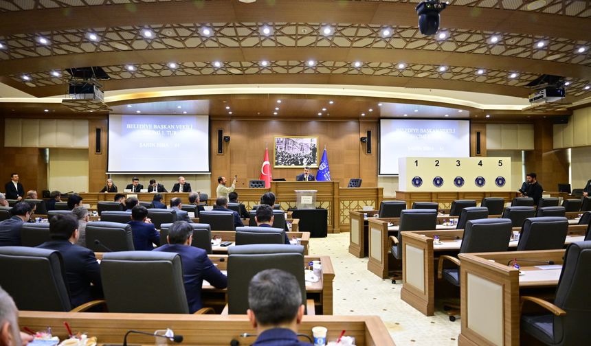 Büyükşehir'in başkanvekili 61 oyla Şahin Biba oldu