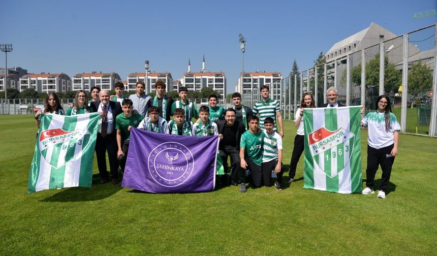Öğrencilerden şampiyonu ziyaret