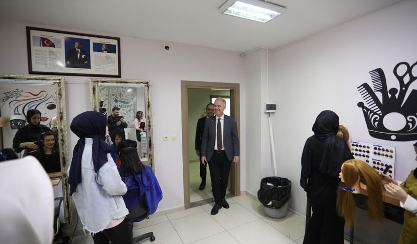 Başkan Taban'dan İNESMEK kursiyerlerine ziyaret