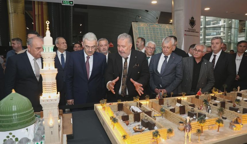 Bursa’da “Mukaddes Emanetler Sergisi” Ziyarete Açıldı