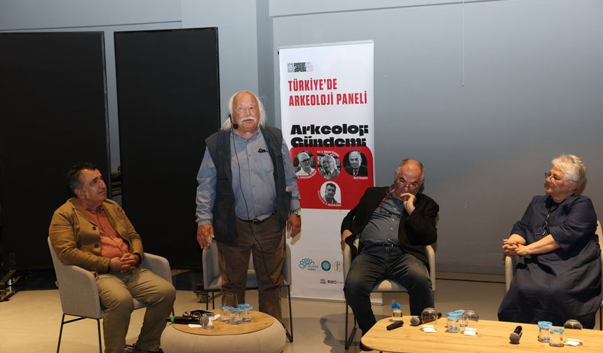 Arkeolojinin duayenleri Nilüfer’de buluştu