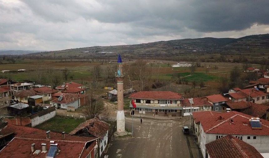 Bursa'da camisiz minare köyün sembolü oldu