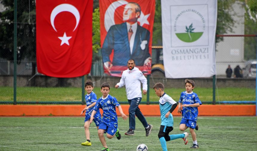 Osmangazi’de çocuklar sahada buluştu