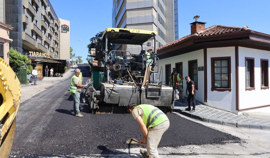 Bursa'da 650 ton asfalt serildi