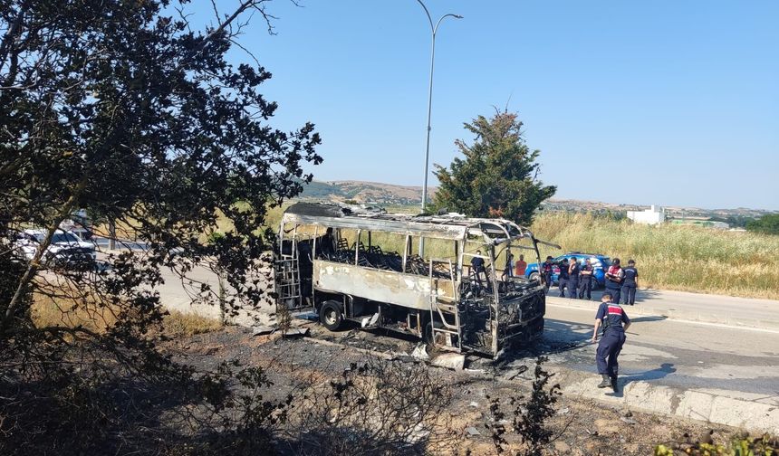 Bursa'da korku dolu anlar: Servis otobüsü alevlere teslim oldu
