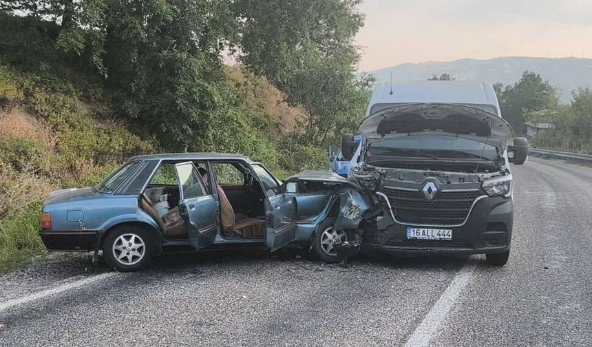 Bursa'da korkutan kavşak kazası