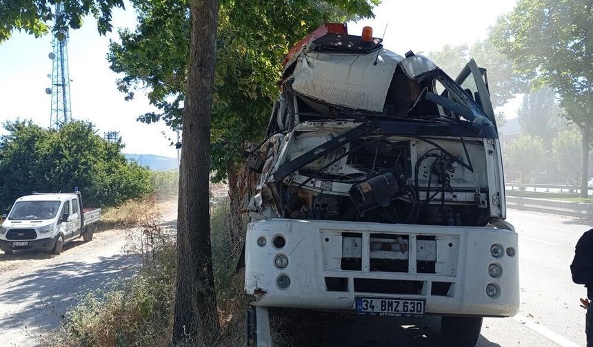 Bursa'da metrelerce sürüklenen otomobilin sürücüsü hayatını kaybetti