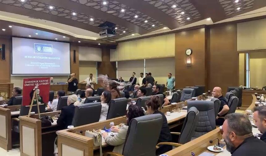 Bursa Büyükşehir Meclisi'nde sert tartışma oturumu erteletti