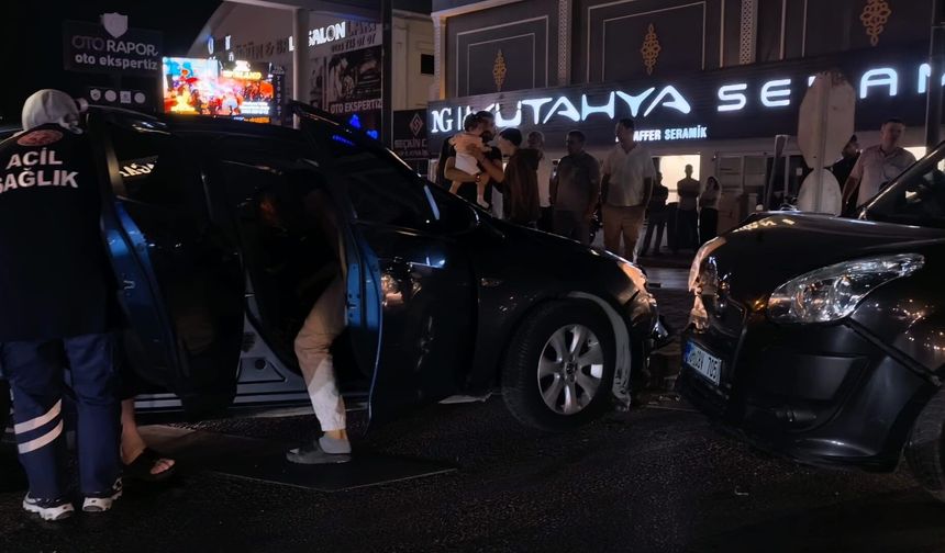 Bursa'da zincirleme kazada 5 kişi hastanelik oldu