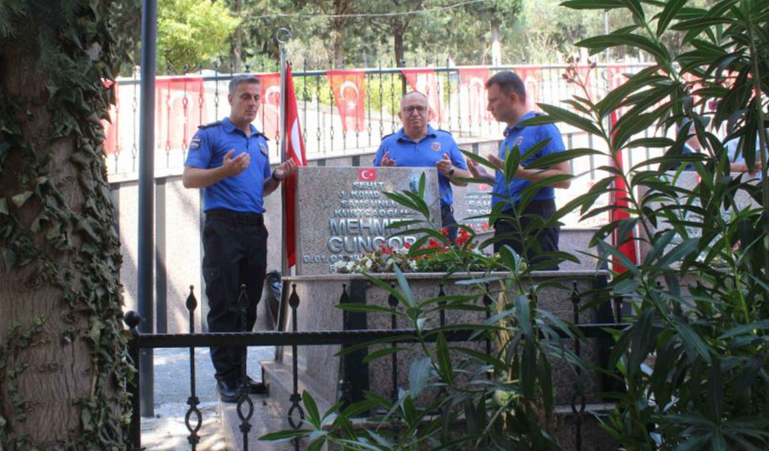 Bursa'da hükümlülerden şehit kabirlerine anlamlı ziyaret