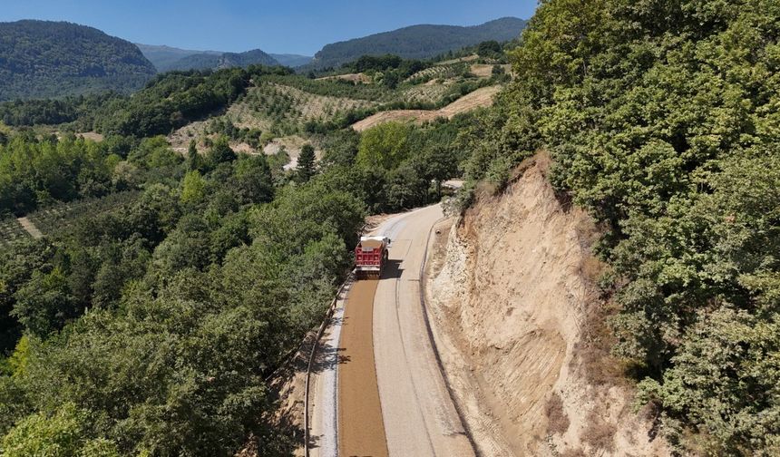 İnegöl'de 6 kırsal mahallenin yolu yenileniyor