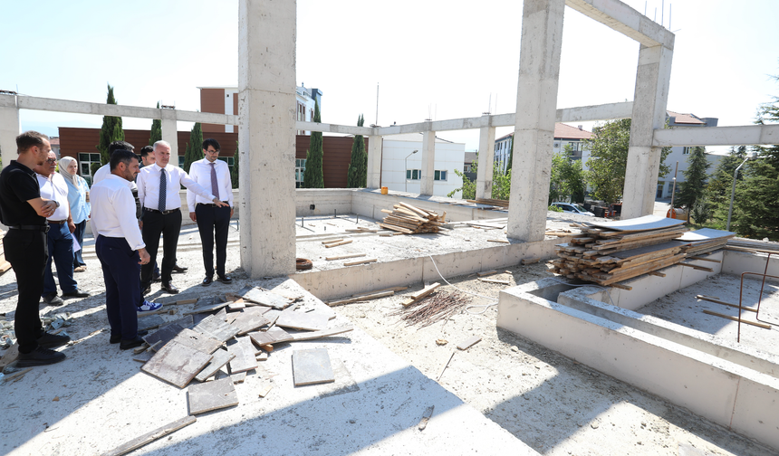 Alanyurt yüzme havuzunda yapım çalışmaları sürüyor