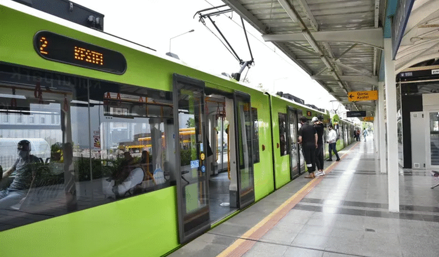 Metronun yeni rengini Bursalılar seçecek