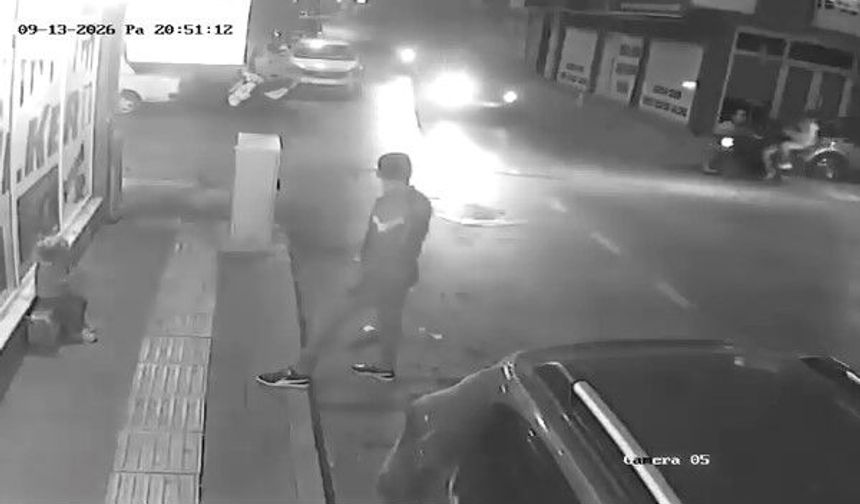 Otomobil ile motosiklet çarpıştı