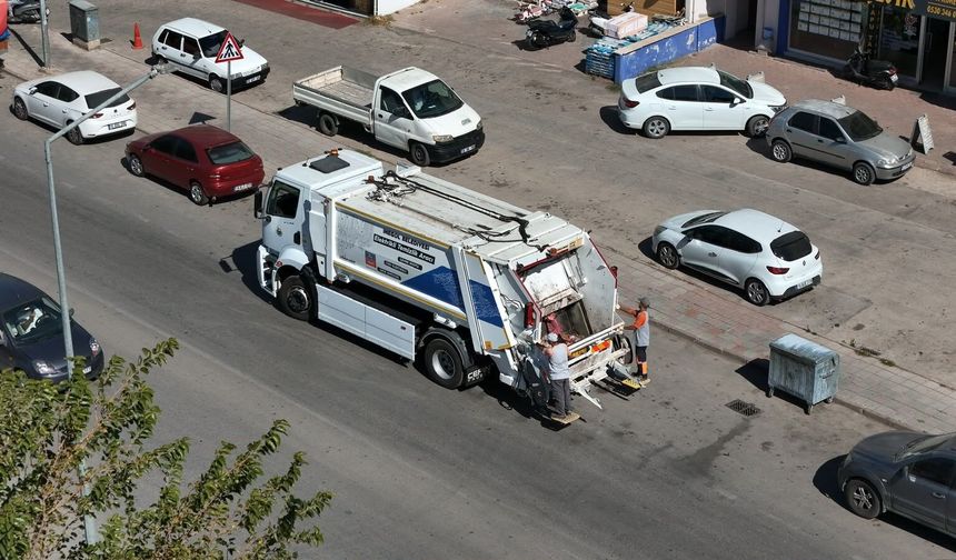 Elektrikli çöp kamyonu İnegöl sokaklarında test edildi