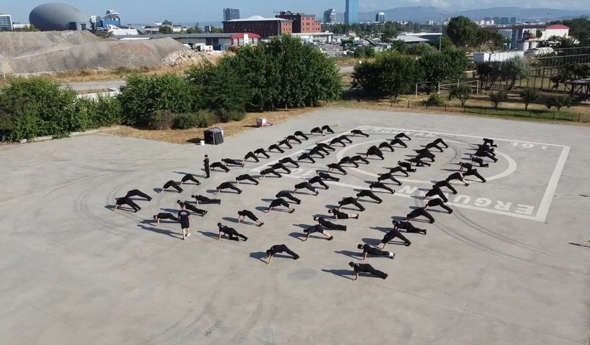 İtfaiyeci olmak için komando eğitimi alıyorlar
