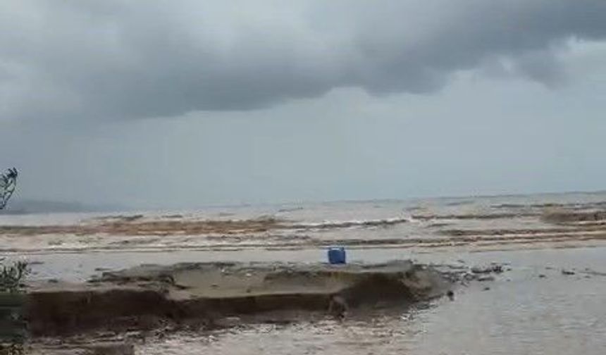 Sağanak vurdu, Mudanya'da ekipler alarma geçti