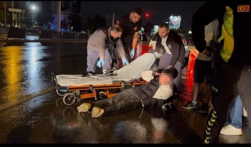 Bursa’da yağışlı havada motosiklet devrildi: Yaralının rahat tavırları dikkat çekti