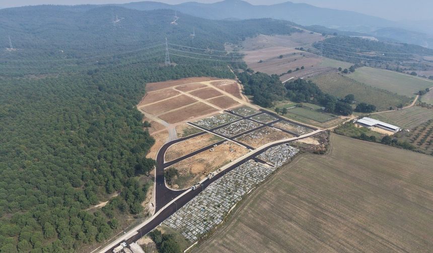 Büyükşehir, Erdoğanköy Kent Mezarlığı'nın yollarını yeniledi